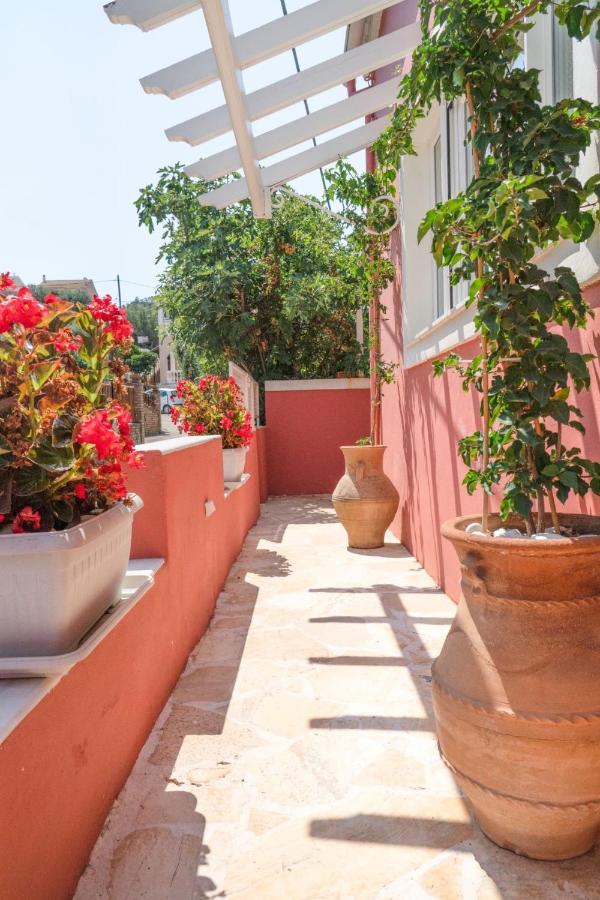 Lefko'S House- Contemporary, Fully Renovated House Villa Kassiopi Bagian luar foto
