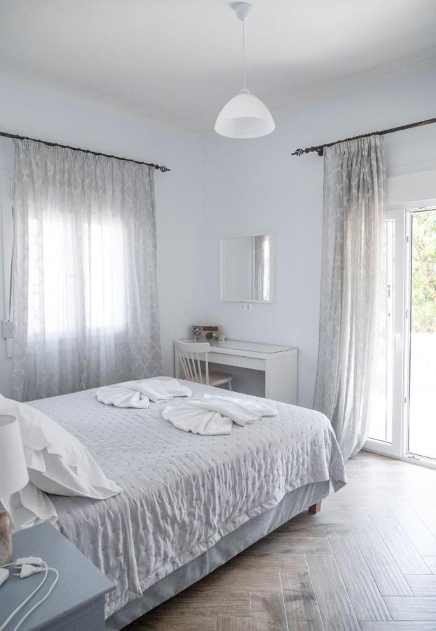 Lefko'S House- Contemporary, Fully Renovated House Villa Kassiopi Bagian luar foto